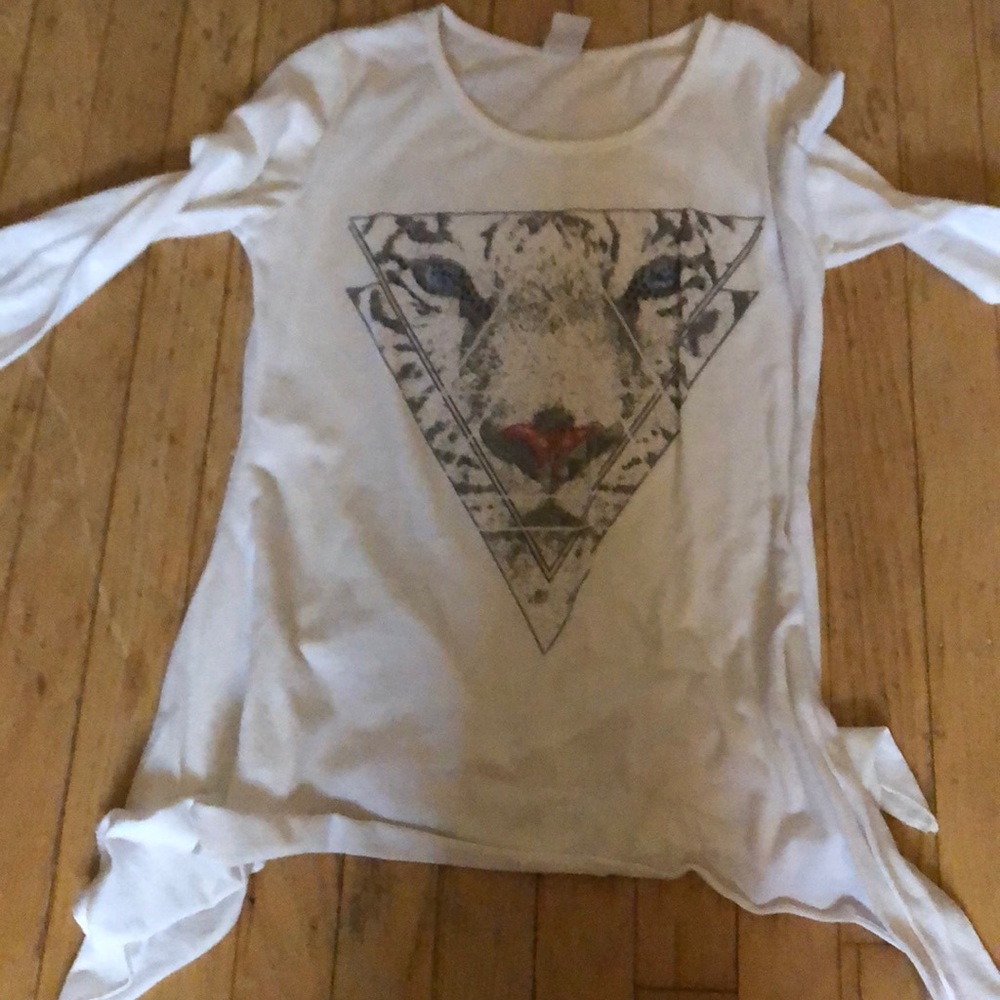 A long Sleeve shirt